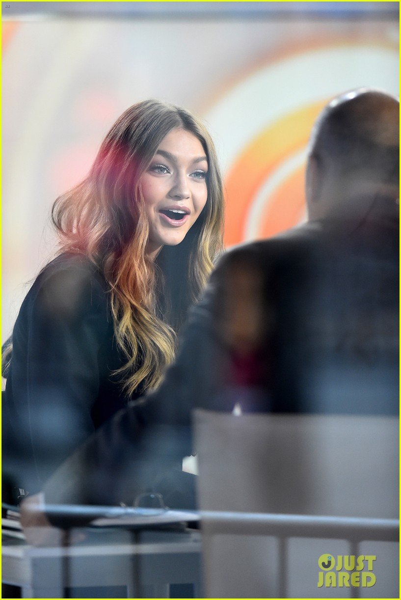 gigi hadid discusses halloween plans with taylor swift 27