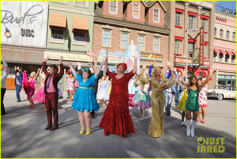 hairspray live get ready for the thanksgiving day parade 02