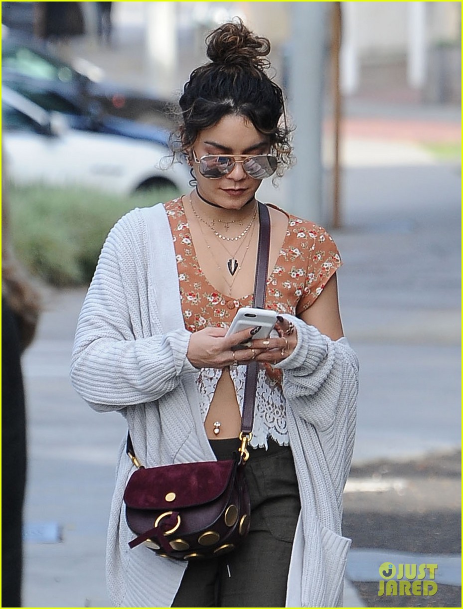 vanessa hudgens wants to know if youve voted 06