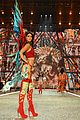 kendall jenner slays the runway during victorias secret fashion show 2016 15