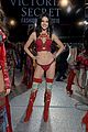kendall jenner slays the runway during victorias secret fashion show 2016 17