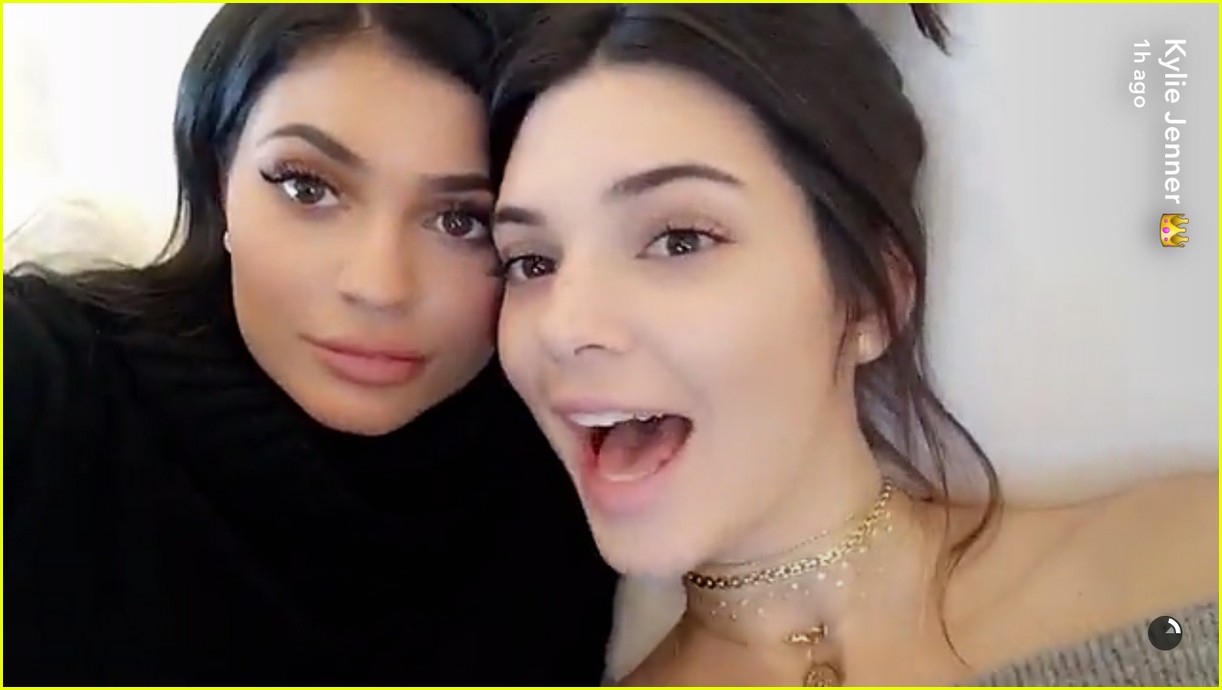 caitlyn jenner spends thanksgiving with kendall kylie 04