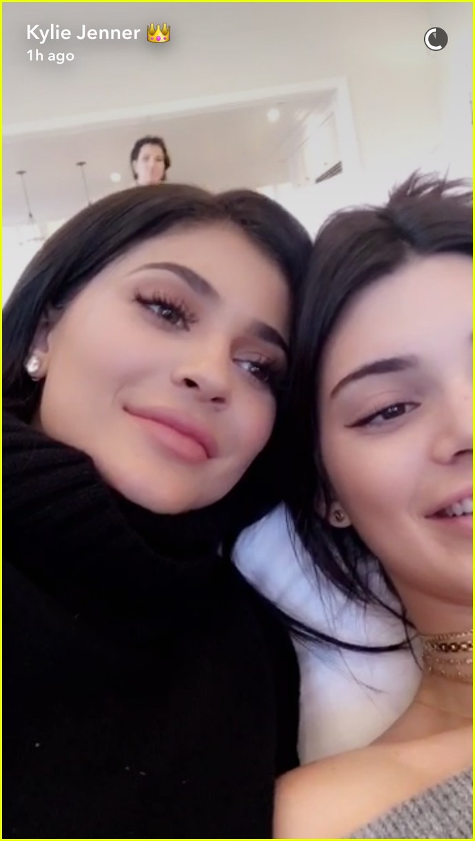 caitlyn jenner spends thanksgiving with kendall kylie 10