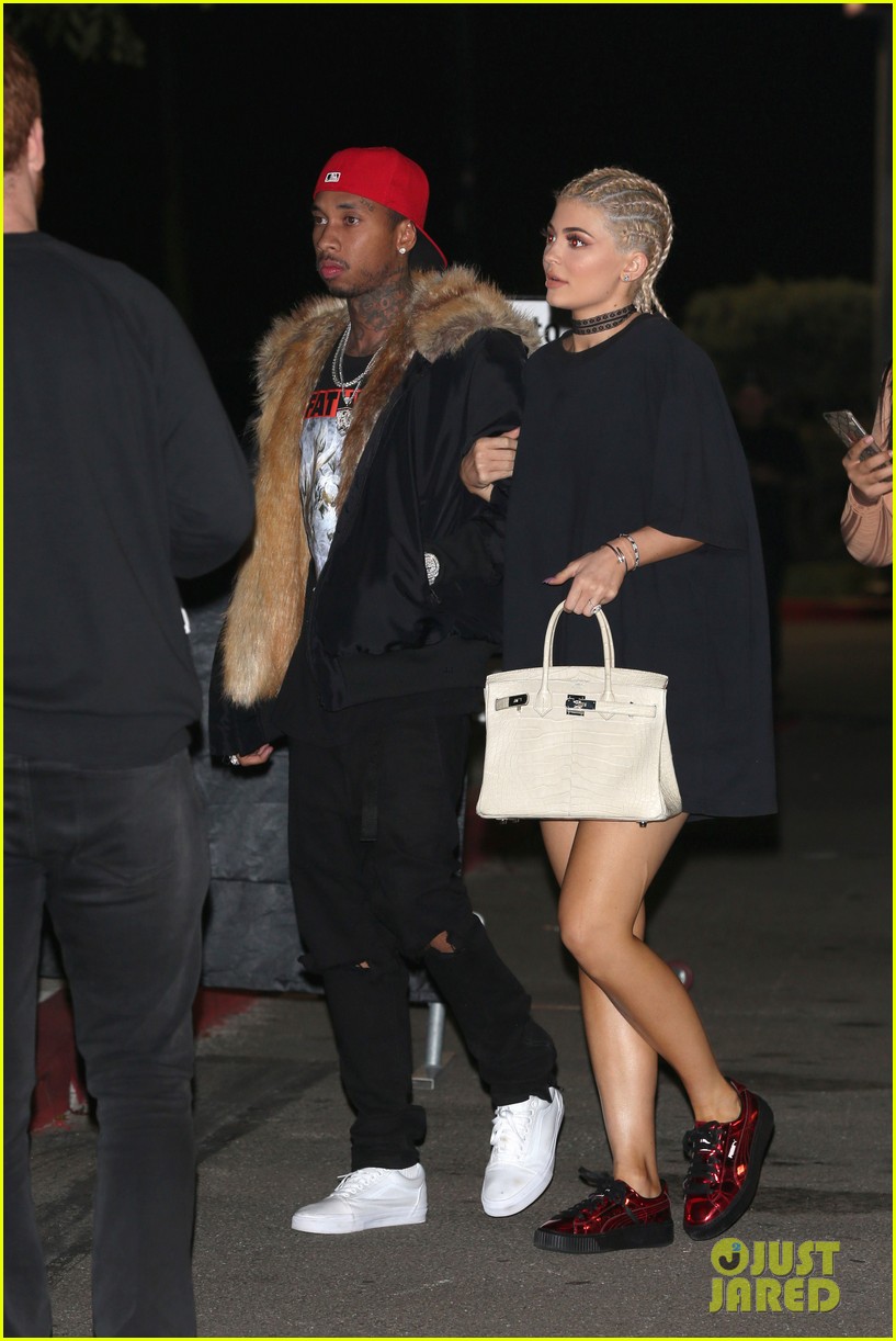 kylie jenner couples up with tyga at kanye west concert 15