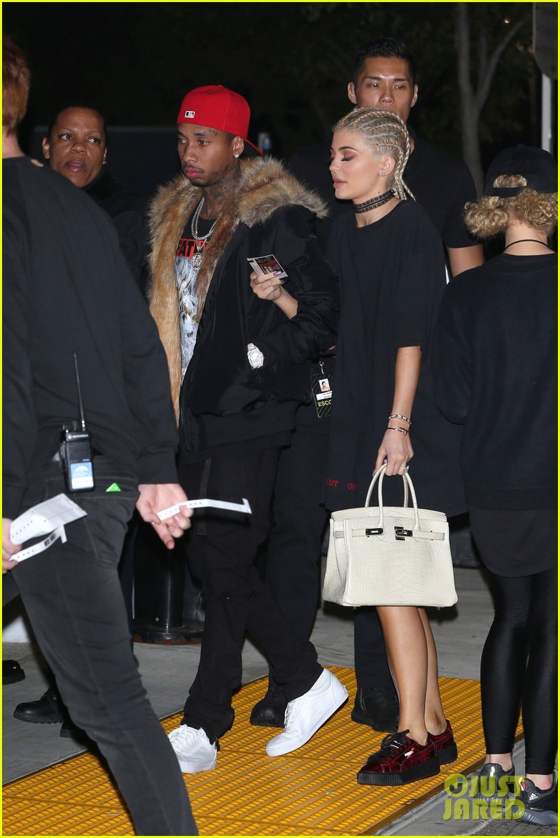 kylie jenner couples up with tyga at kanye west concert 17