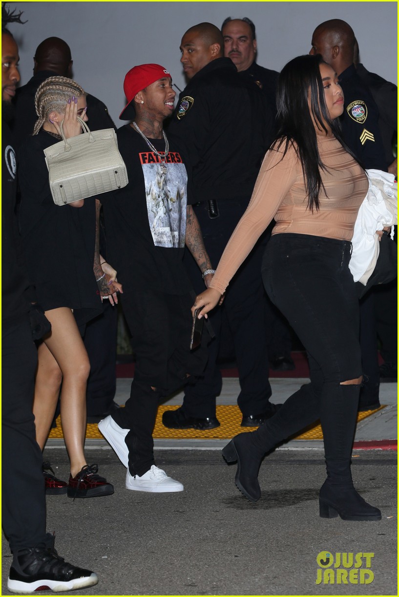 kylie jenner couples up with tyga at kanye west concert 21