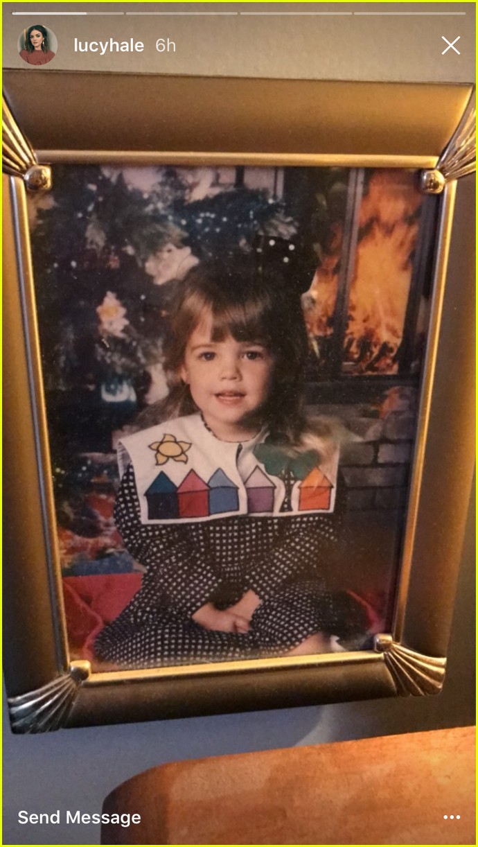 lucy hale mom young pic thanksgiving fam 01