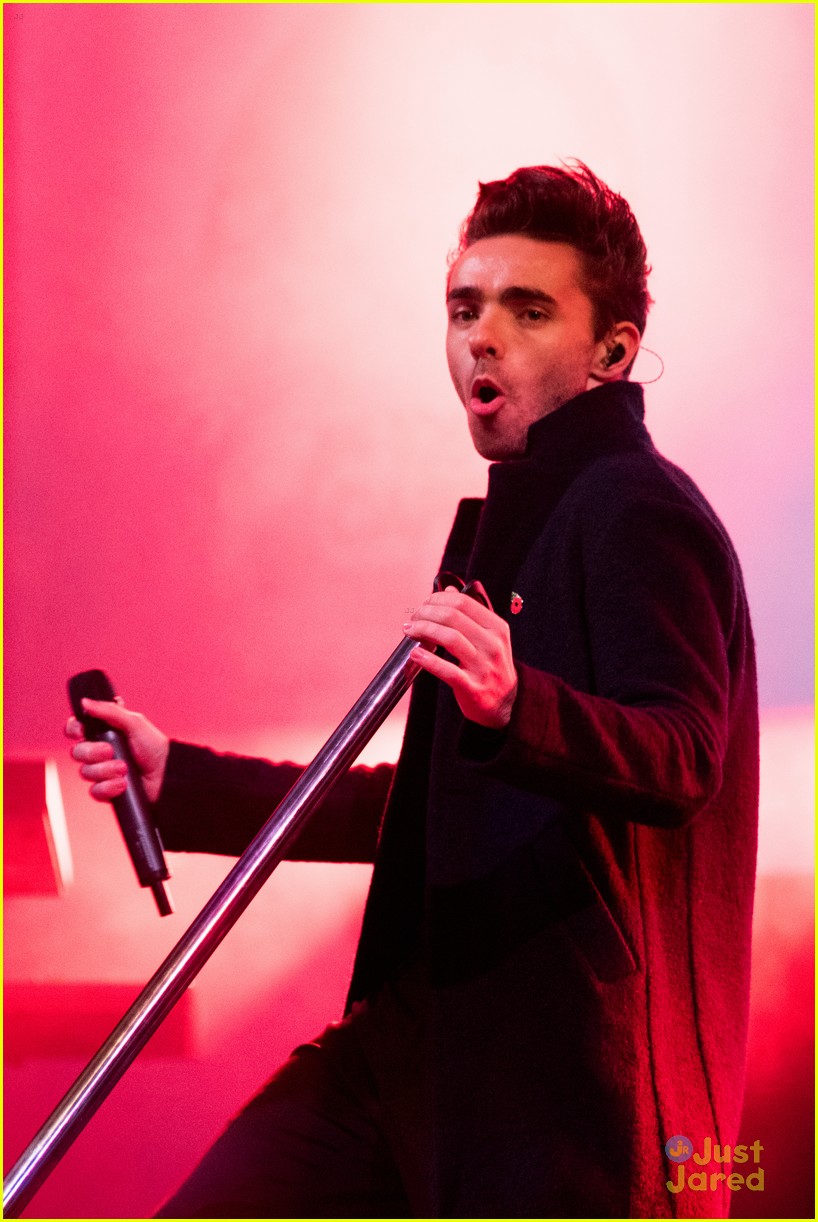 nathan sykes meadowhall lights switch on 05
