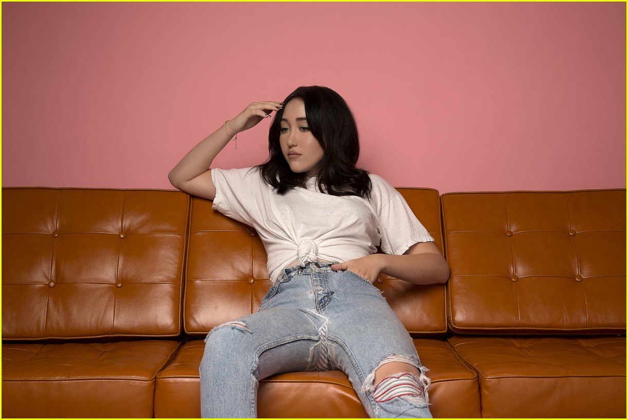 noah cyrus drops her first single make me cry 02