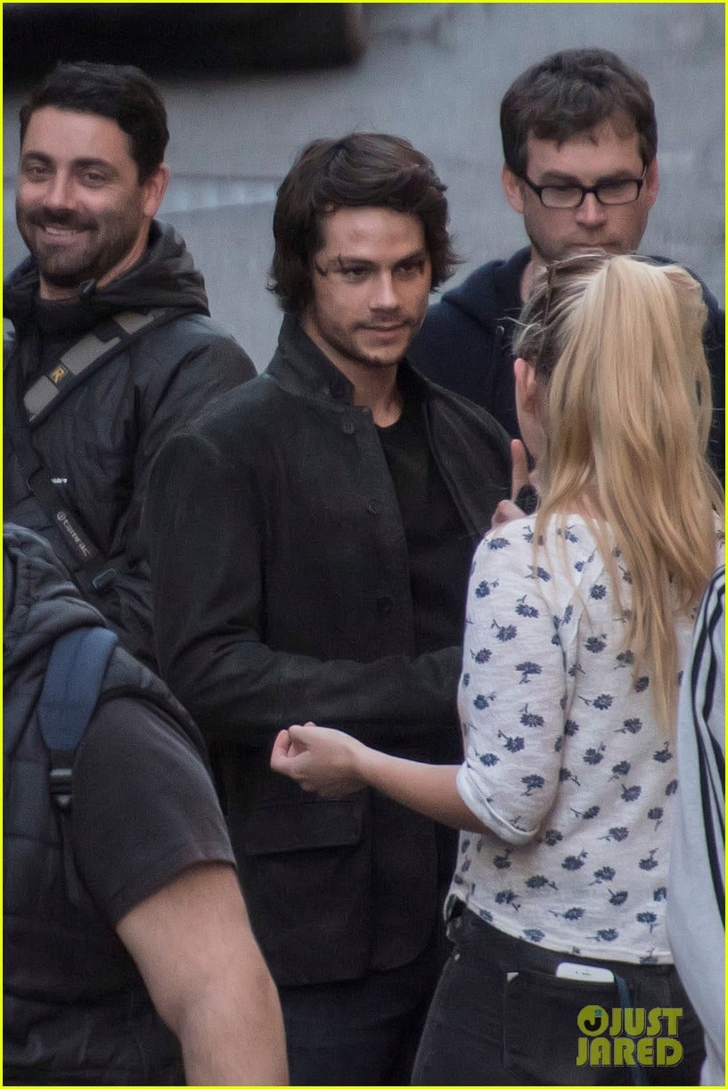 dylan obrien spotted on set for first time since accident 07