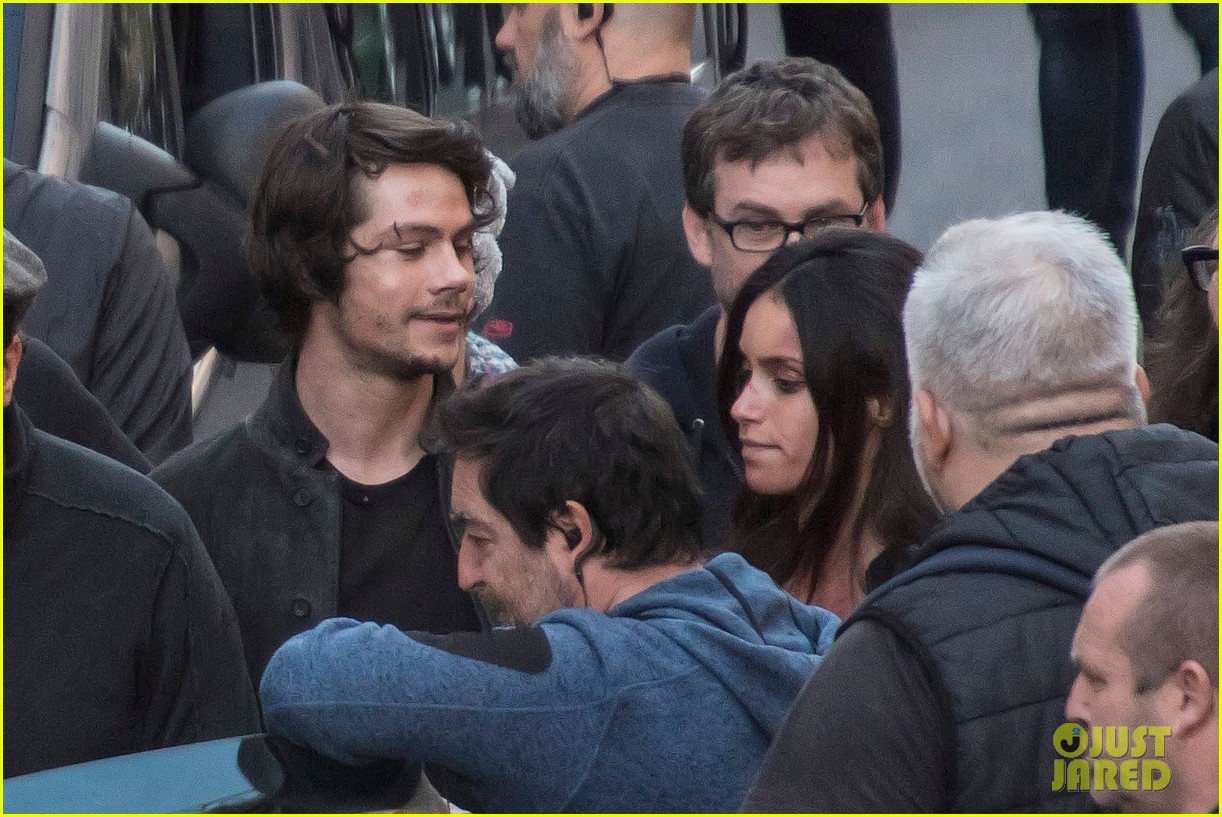 dylan obrien spotted on set for first time since accident 21