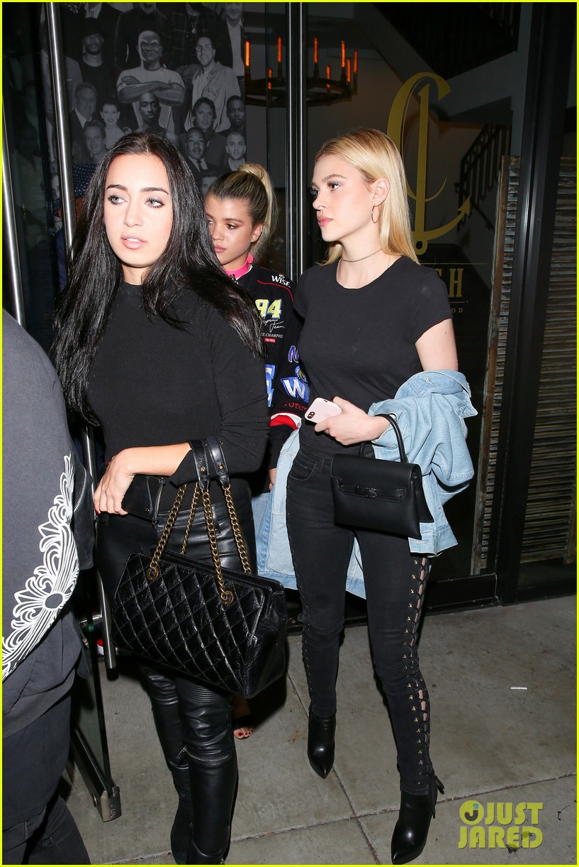 sofia richie nicola peltz cant leave each others side 04
