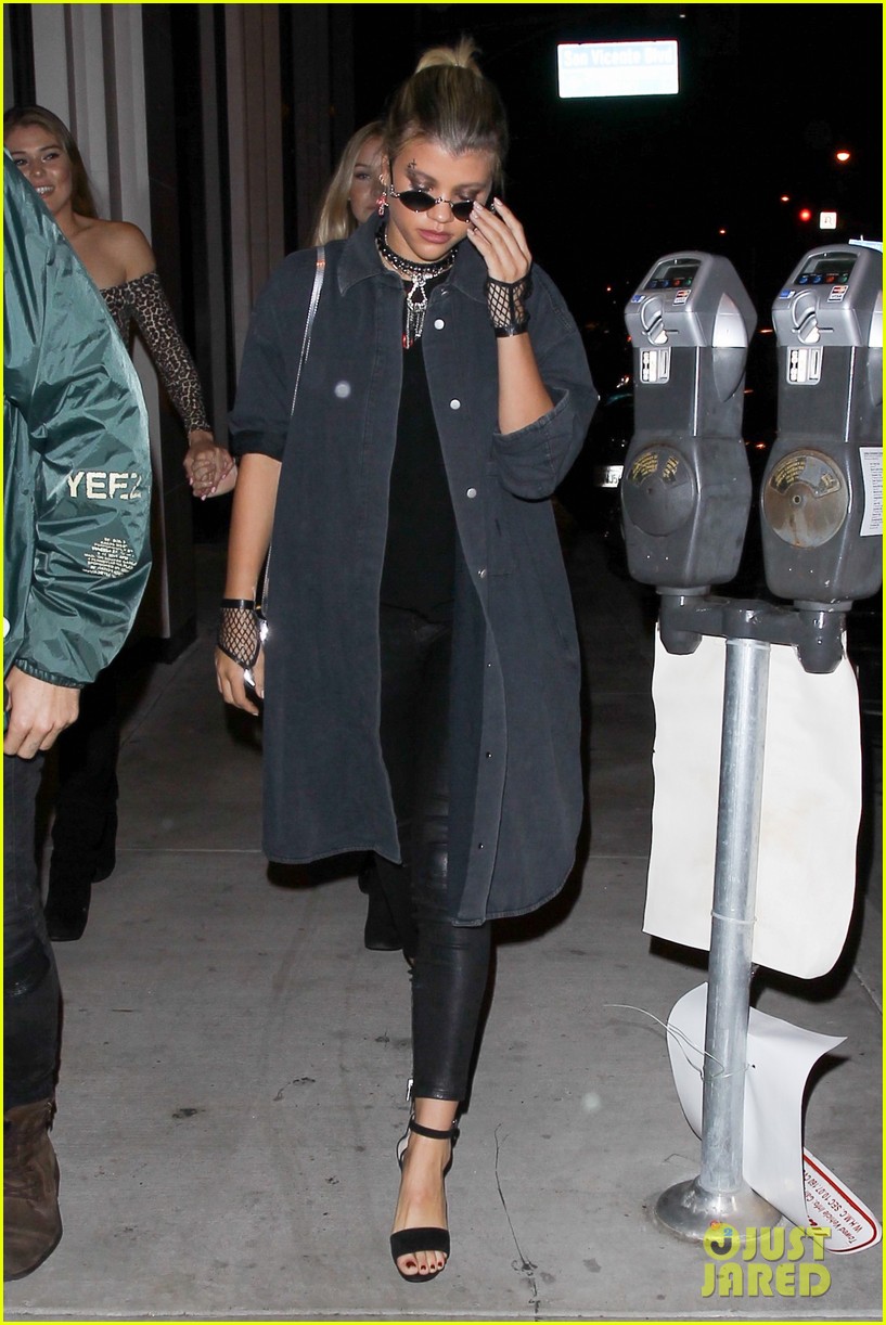 sofia richie goes goth for halloween party 03