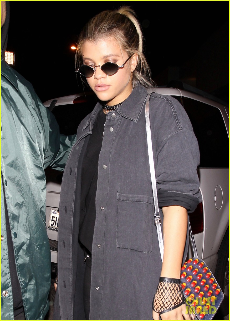 sofia richie goes goth for halloween party 05
