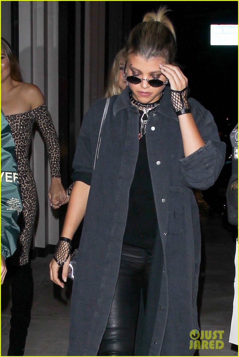sofia richie goes goth for halloween party 08