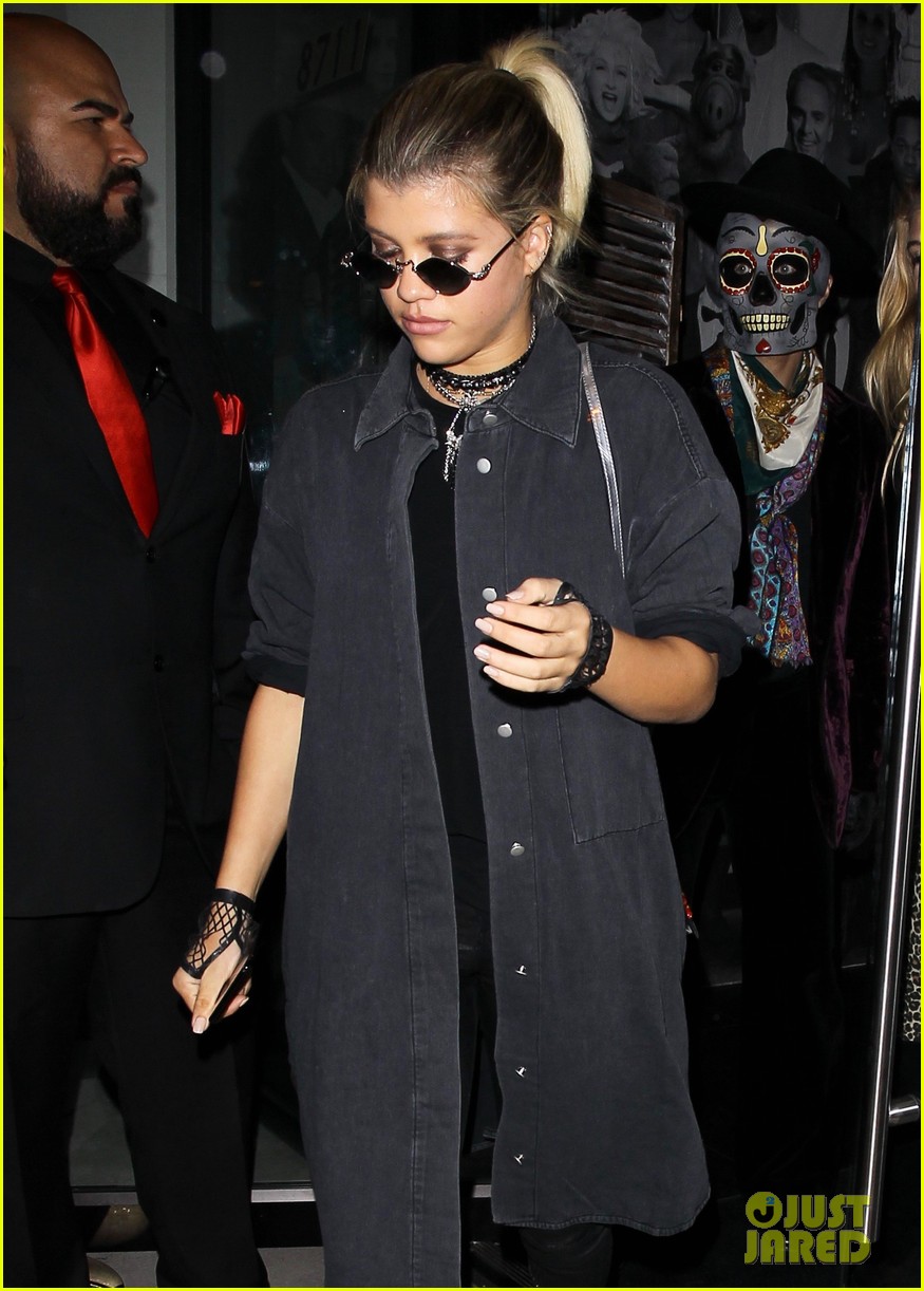 sofia richie goes goth for halloween party 12