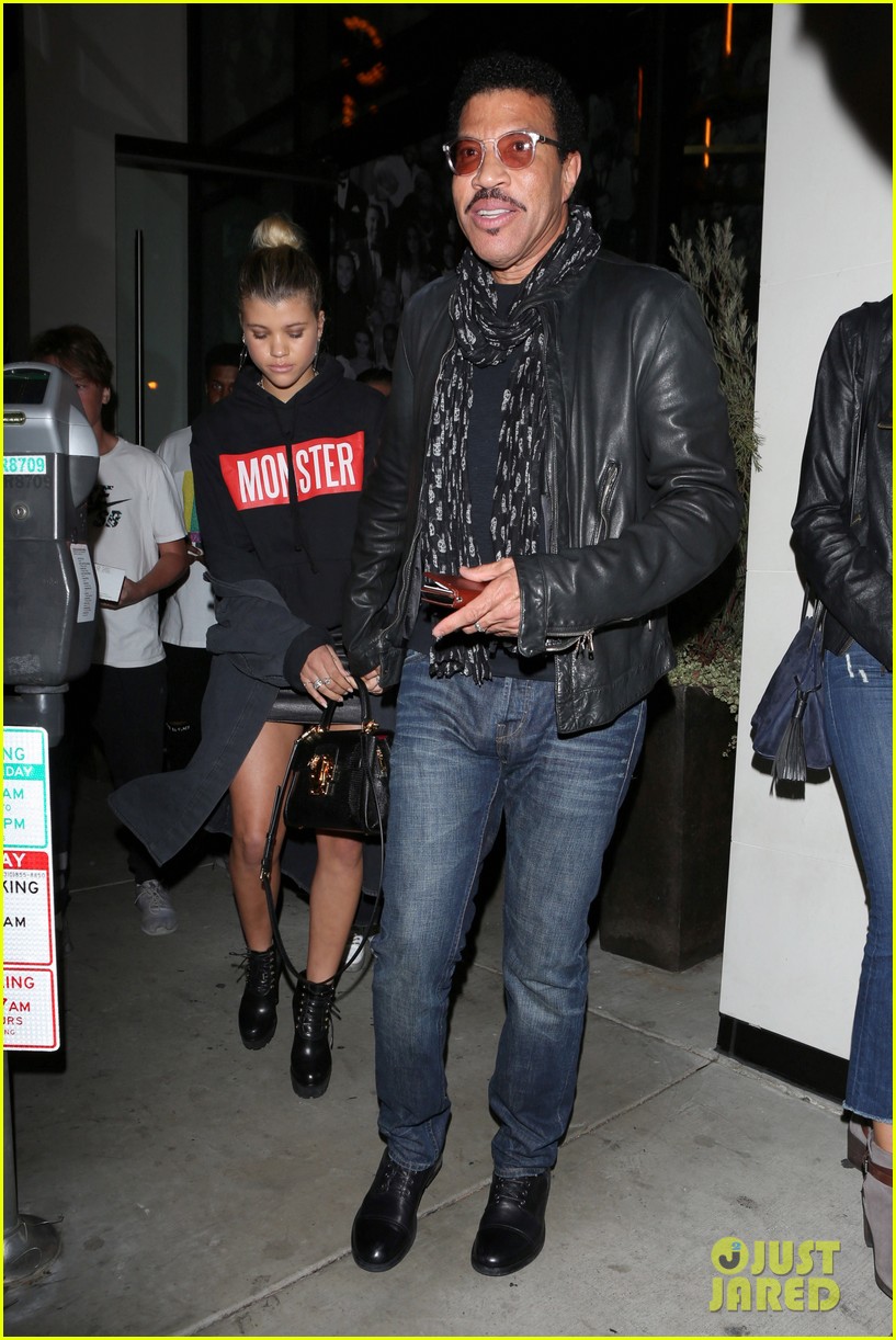 lionel richie grabs dinner with sofia in west hollywood 13