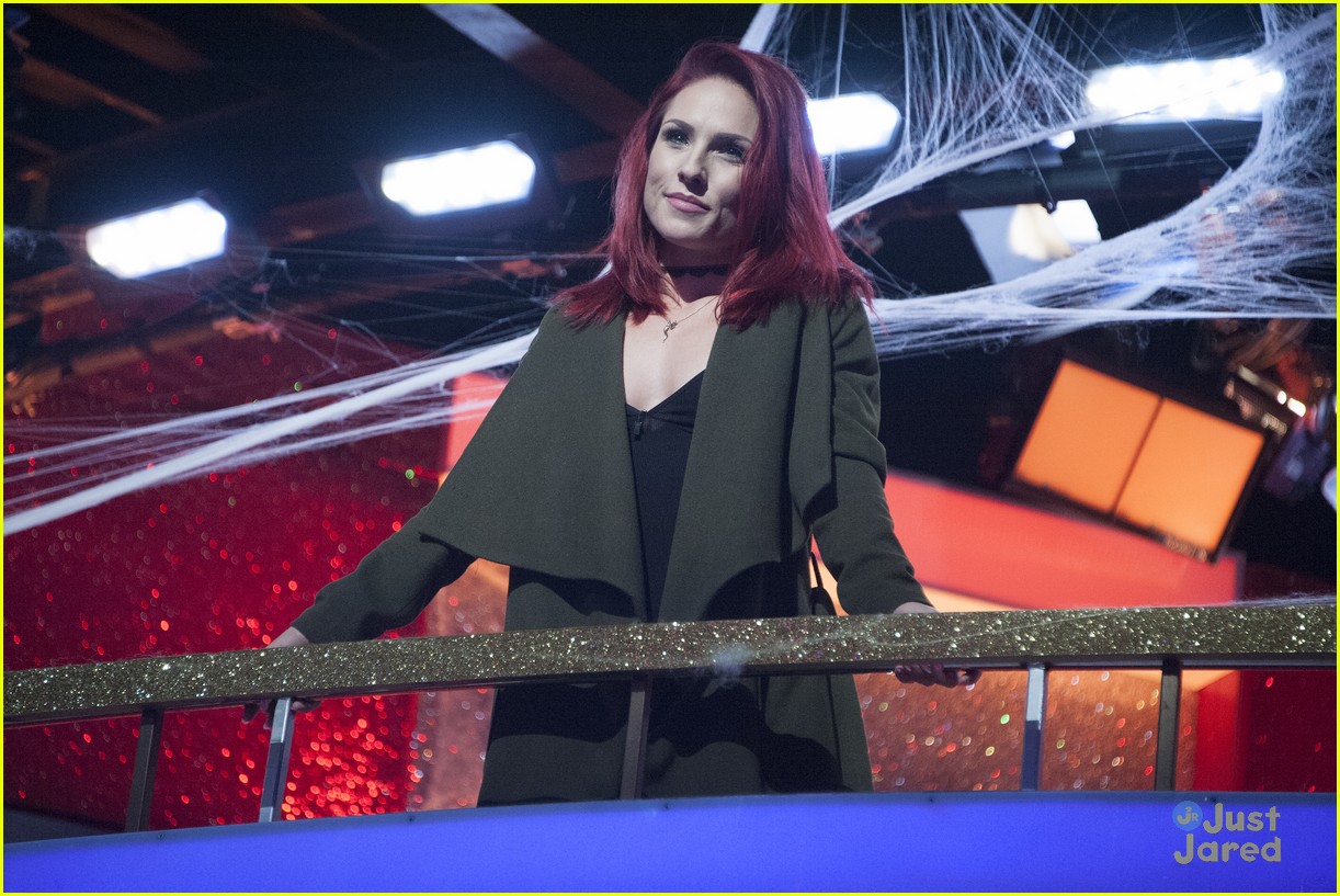 sharna burgess exclusive dwts blog knee injury more 20