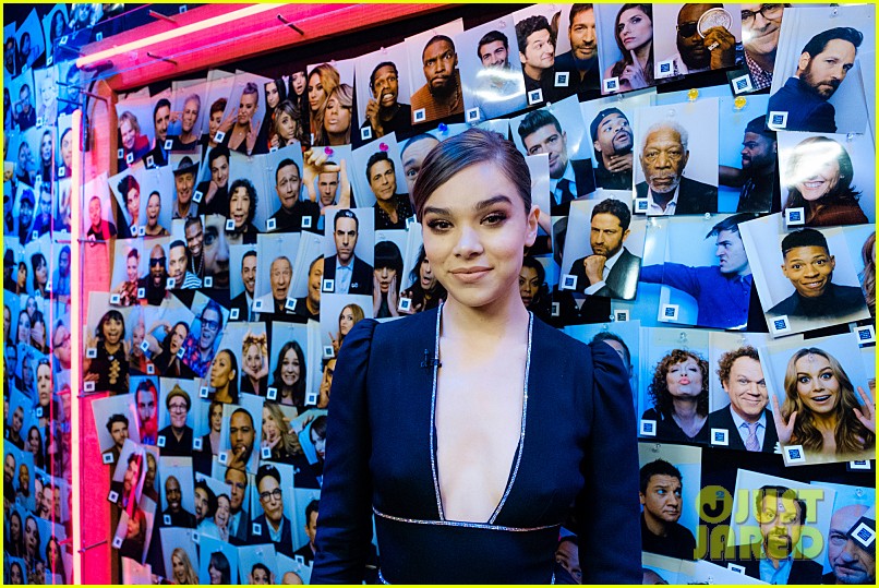 hailee steinfeld sings firework using just the first line 08