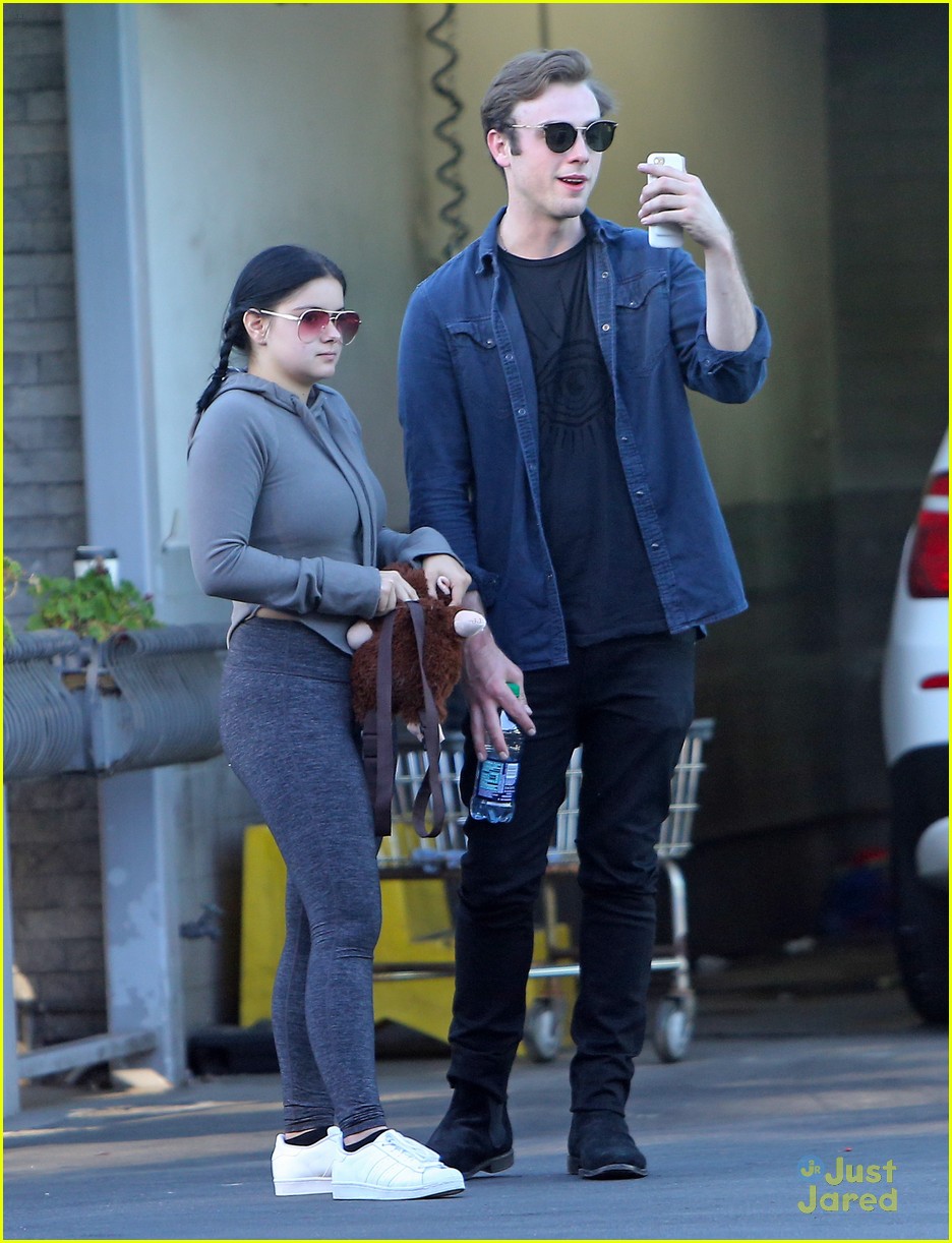 ariel winter sterling beaumon hang cook quote 06