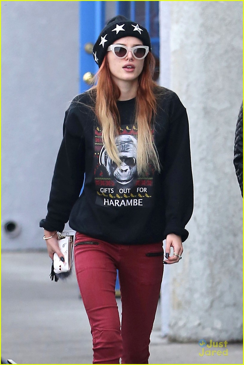 bella thorne gifts harambe sweater jinkys lunch 08