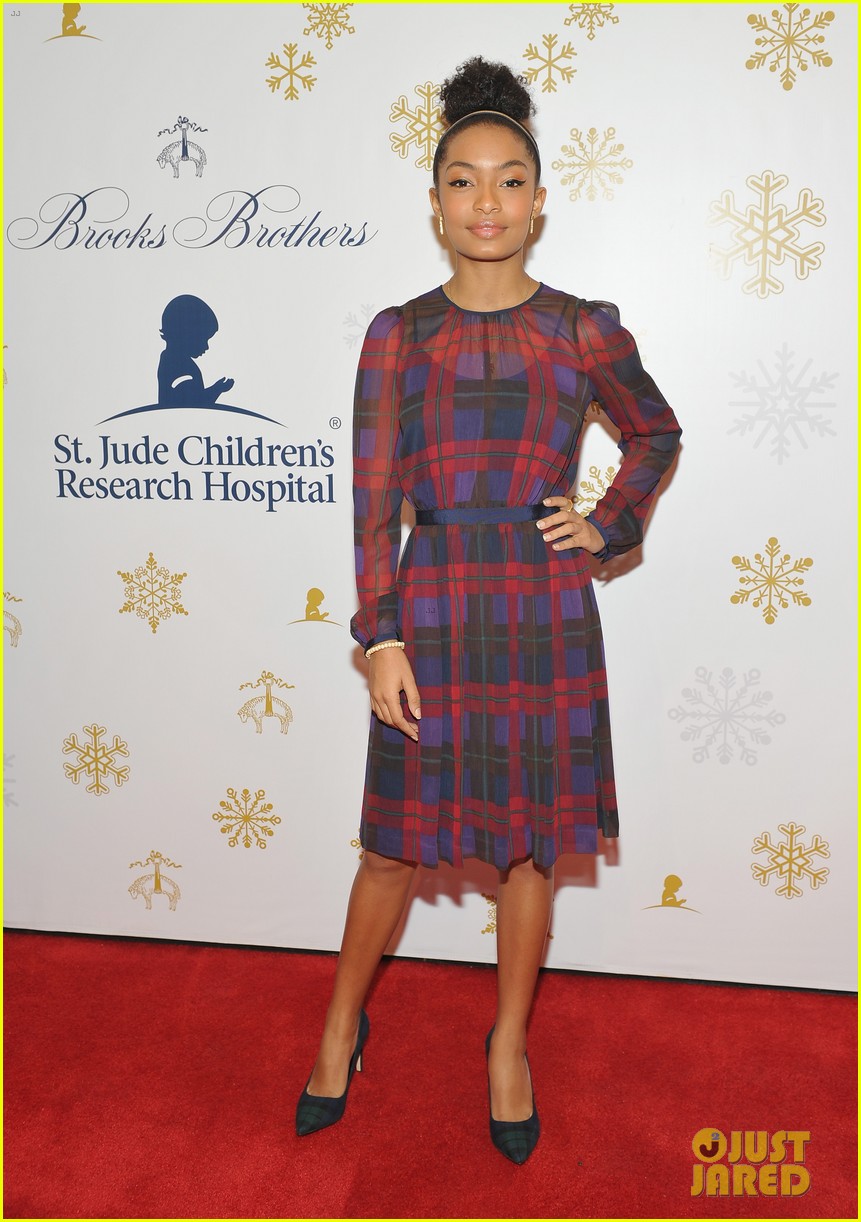 camilla belle jaime king buddy up at brooks brothers holiday event 01
