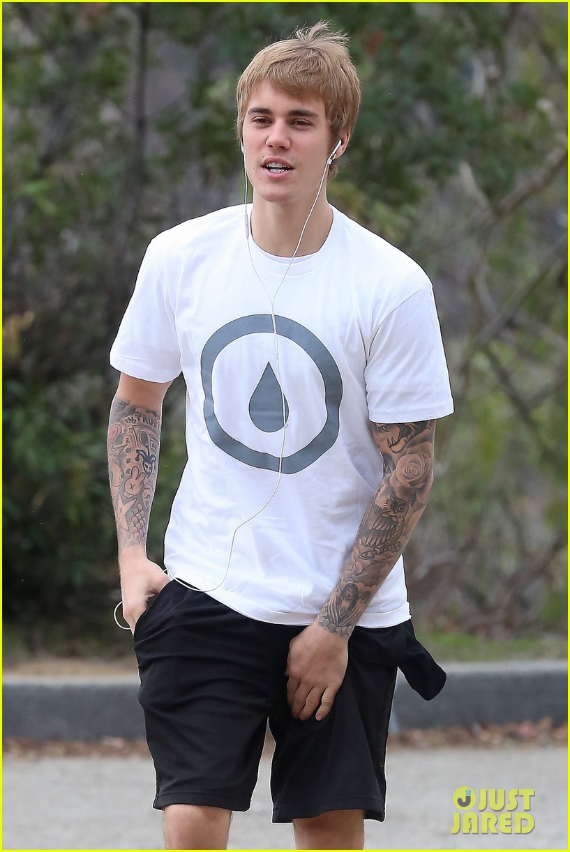 justin bieber indicted in argentina for alleged photographer attack 07
