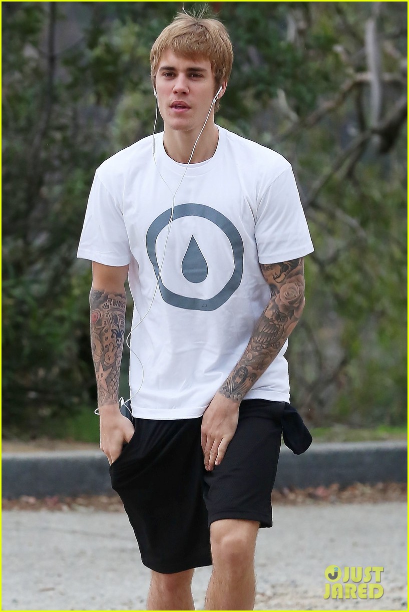 justin bieber indicted in argentina for alleged photographer attack 09