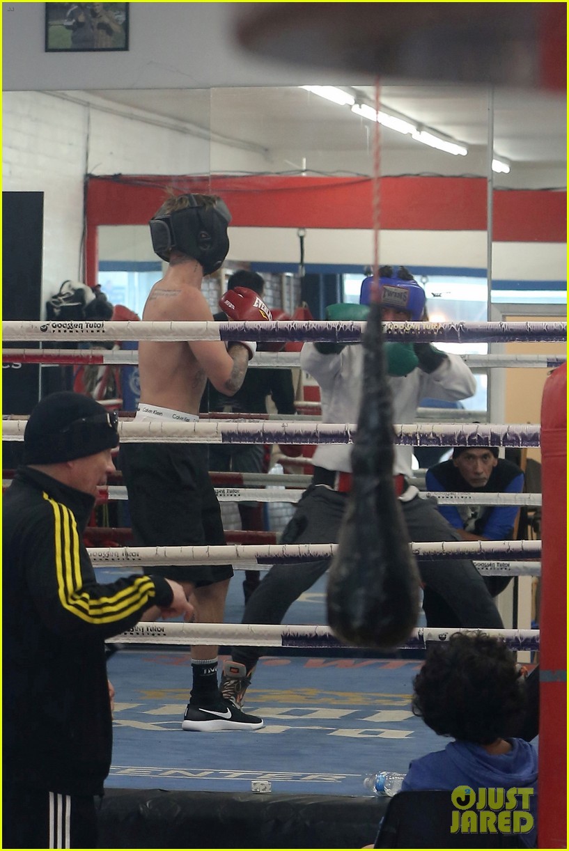 justin bieber drenched with sweat after boxing session 05