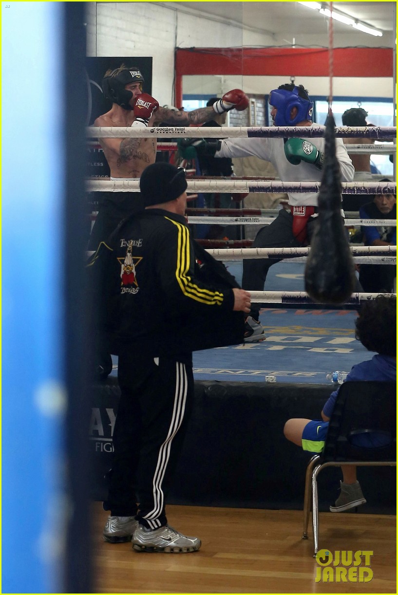 justin bieber drenched with sweat after boxing session 11