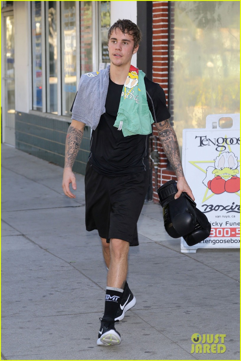justin bieber drenched with sweat after boxing session 20