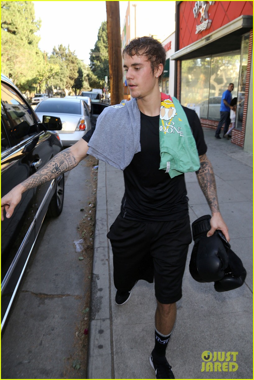 justin bieber drenched with sweat after boxing session 22