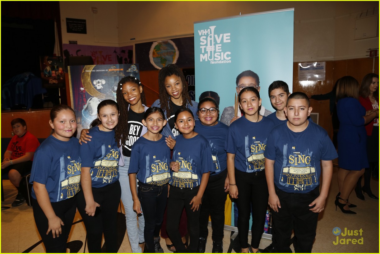chloe halle gift piano vh1 save music sing event 07