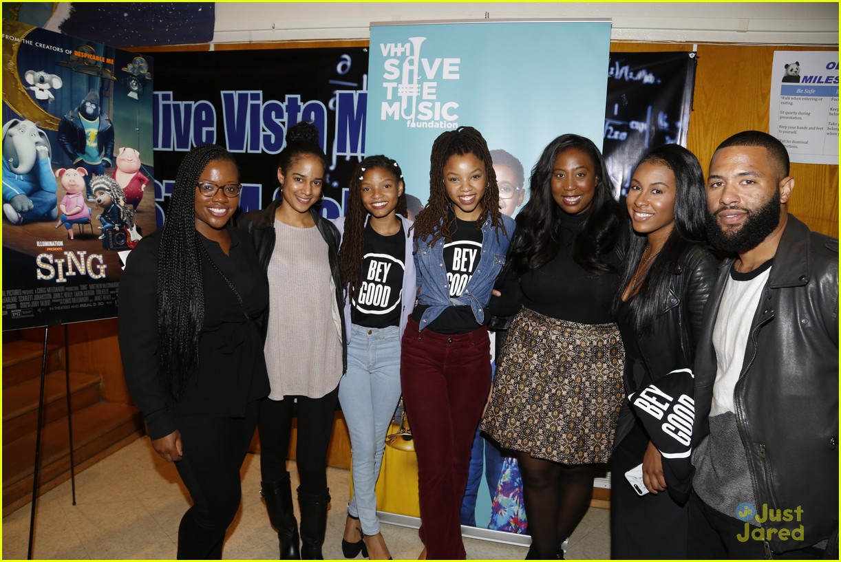 chloe halle gift piano vh1 save music sing event 22