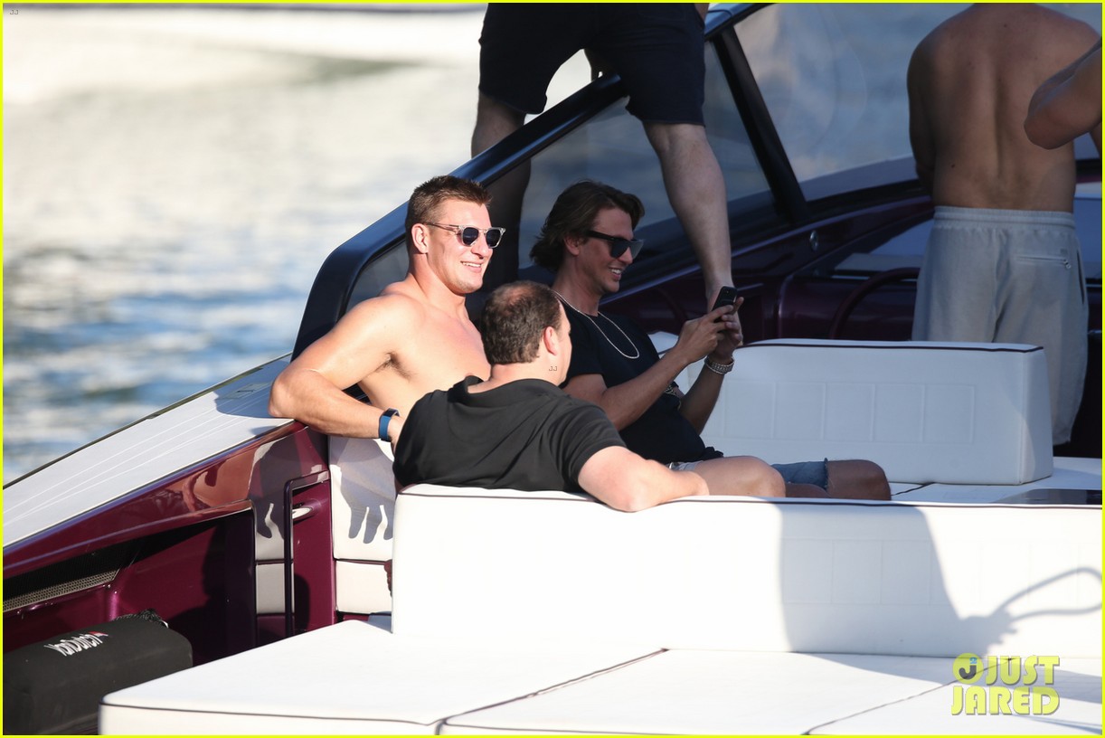 ron gronkowski and ansel elgort party it up on a boat in miami 12