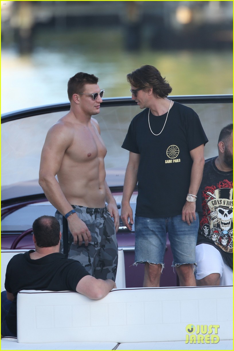 ron gronkowski and ansel elgort party it up on a boat in miami 14