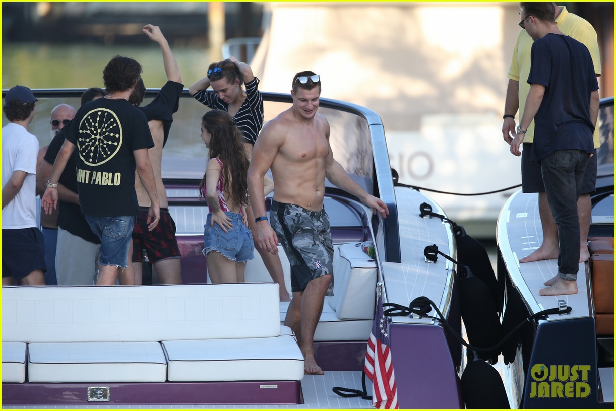 ron gronkowski and ansel elgort party it up on a boat in miami 17