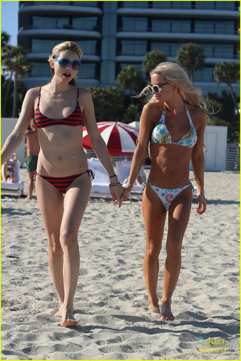 YouTube Star Gigi Gorgeous Holds Hands With Gal Pal on Miami Beach