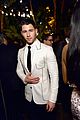 nick jonas shows off his ripoed arms in hot snapchat pics 09