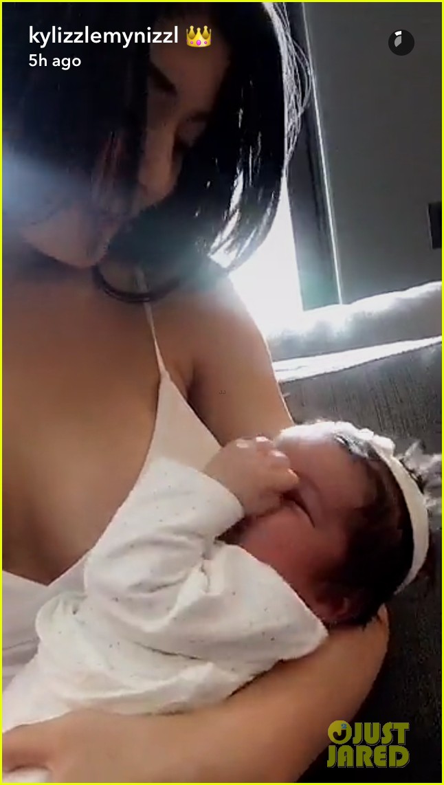 kylie jenner holds dream kardashian for the first time 06