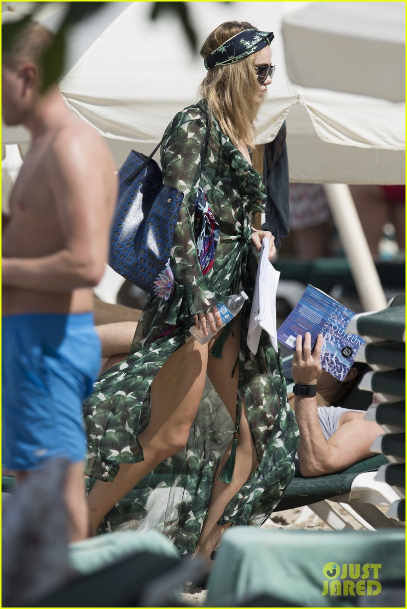 suki waterhouse vacations in barbados with family 13