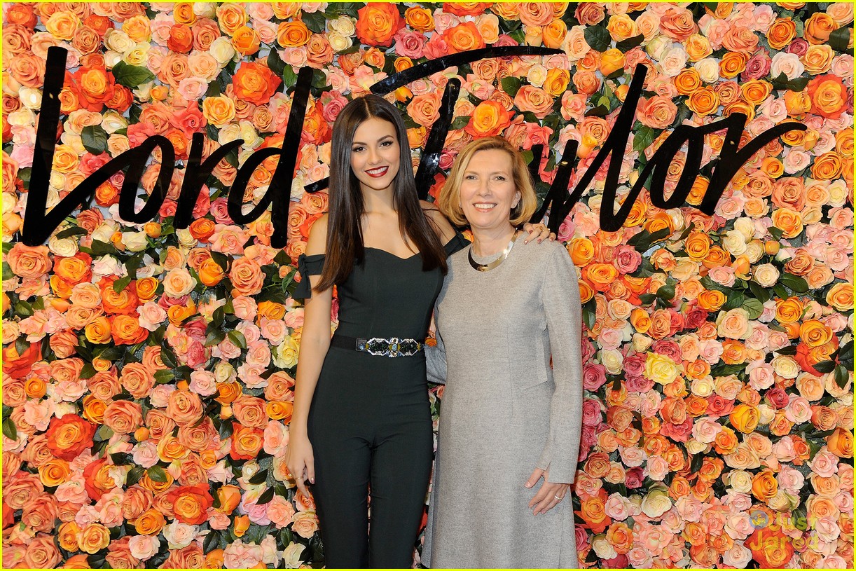 victoria justice mermaids cover lord taylor event 06