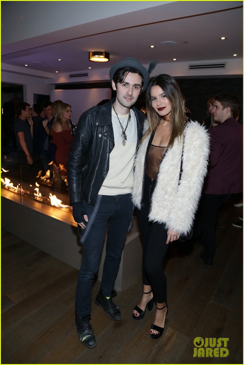 victoria justice reeve carney just jared holiday party 13