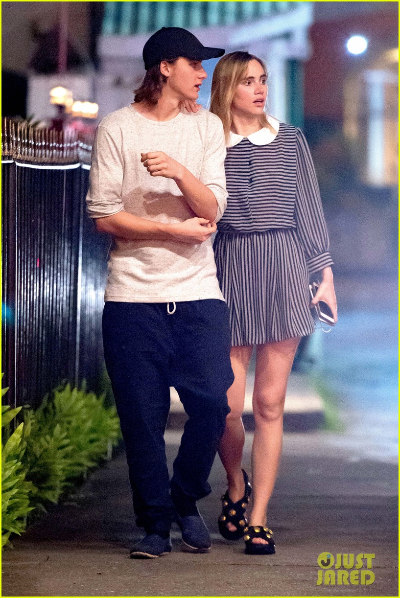 suki waterhouse takes nighttime stroll with brother charlie in barbados 11