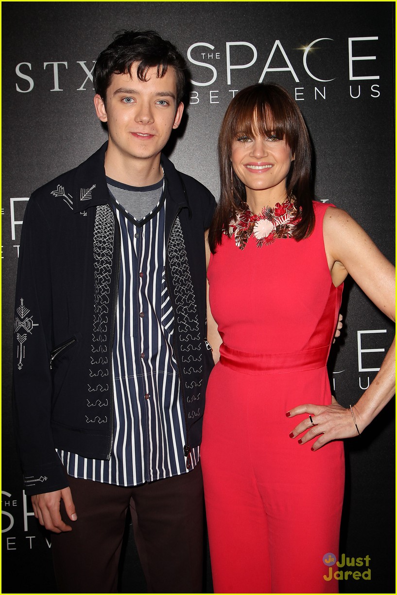 asa butterfield space between ankle weights nyc premiere 12
