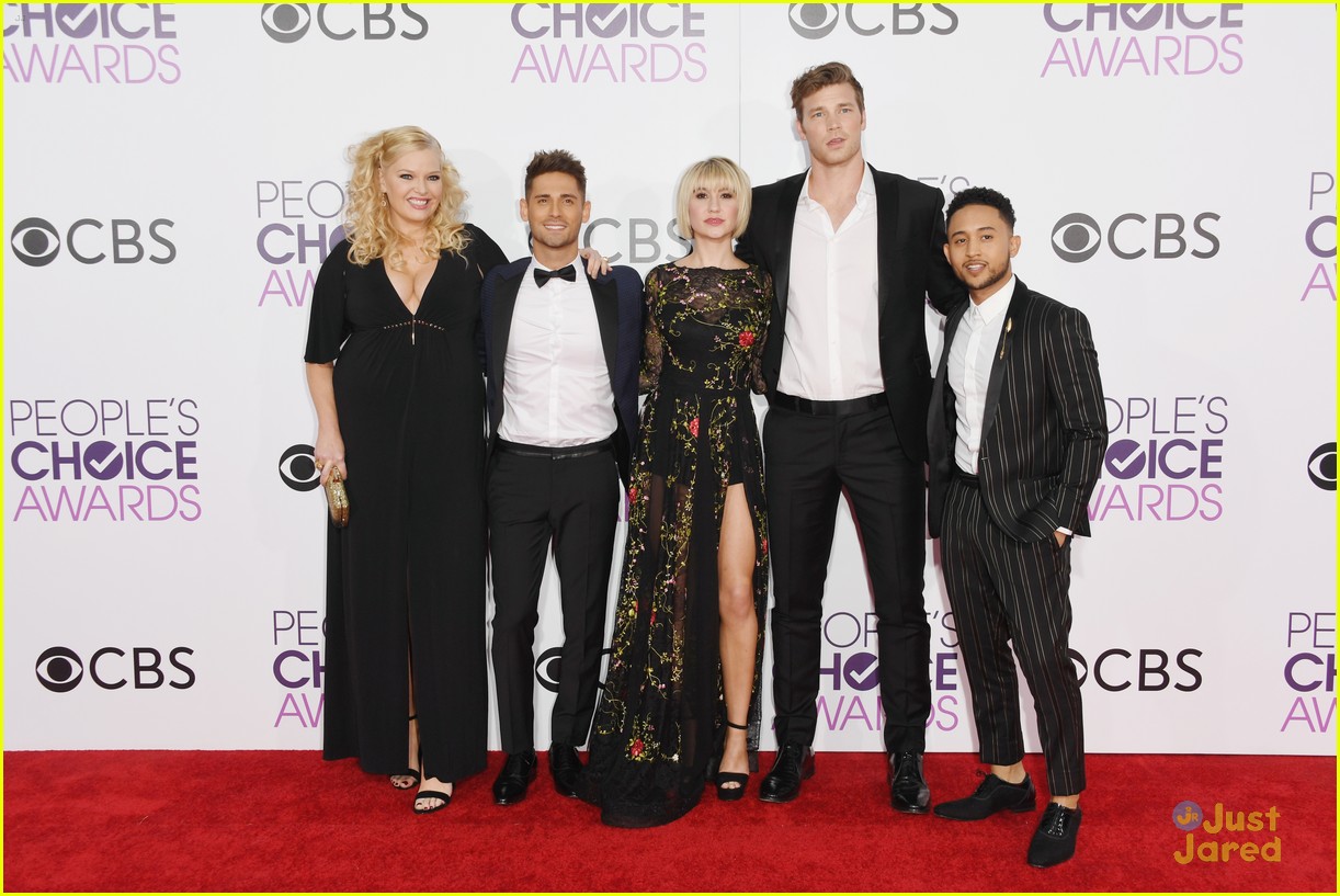baby daddy cast wins peoples choice awards 04