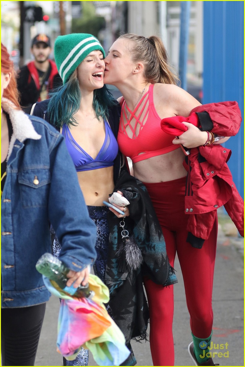 bella thorne workout blue outfit new cat possibly snaps 08