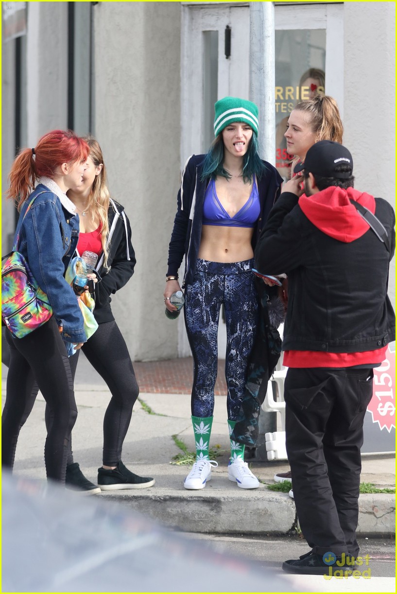 bella thorne workout blue outfit new cat possibly snaps 12