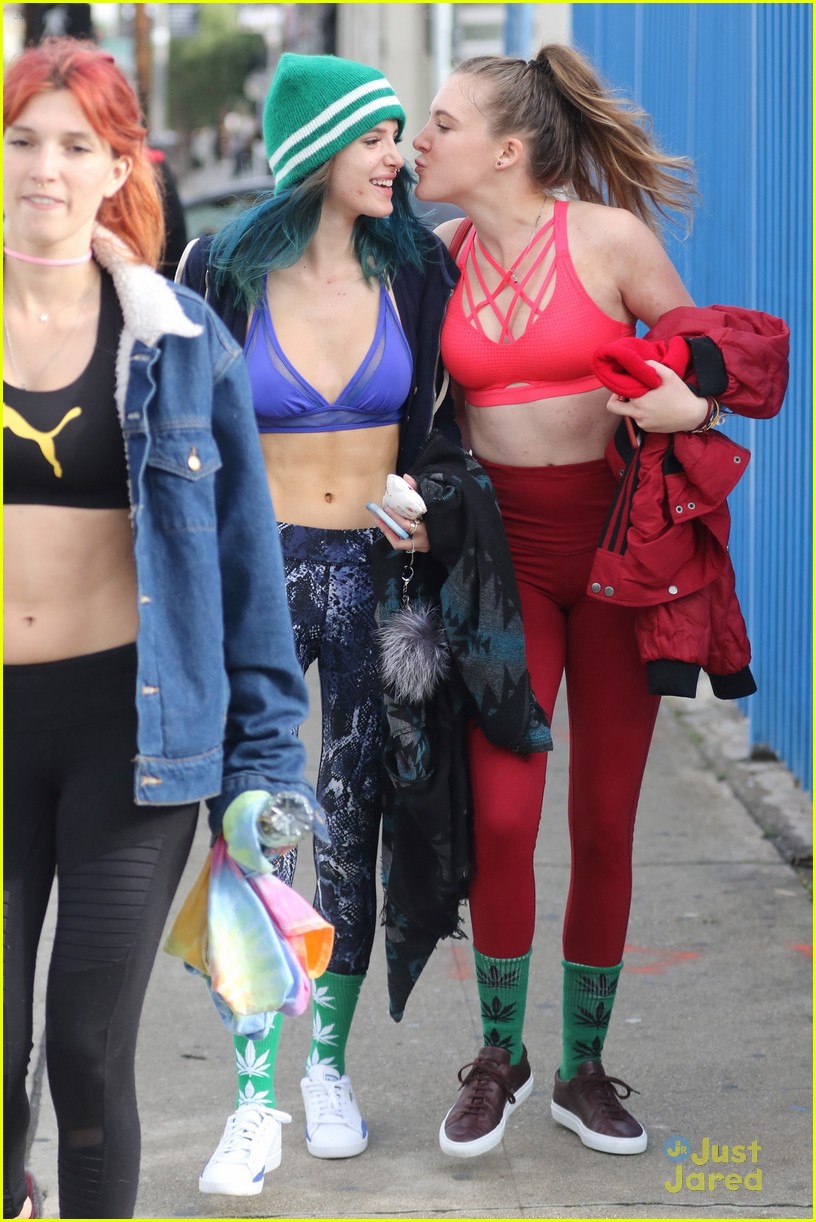 bella thorne workout blue outfit new cat possibly snaps 25