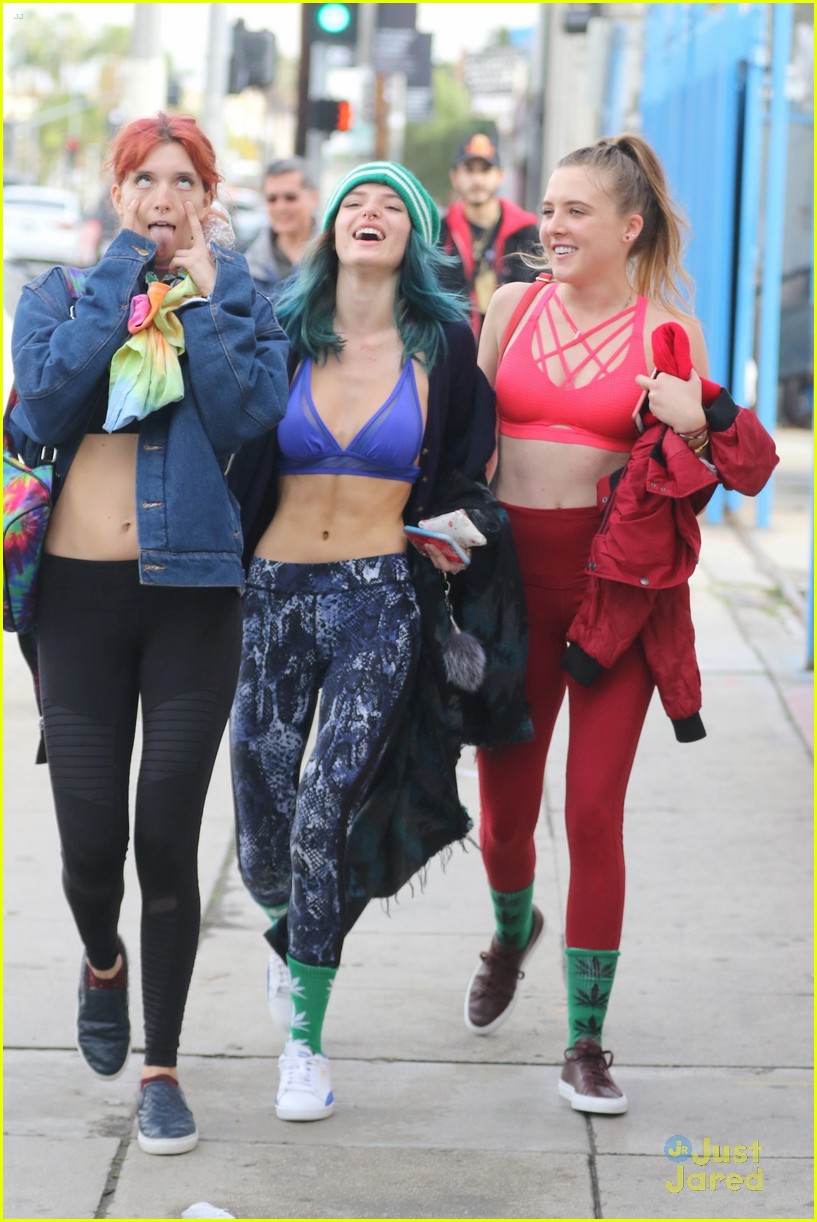 bella thorne workout blue outfit new cat possibly snaps 30